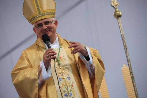 Msgr. Mate Uzinić - biskup dubrovački na svetoj misi